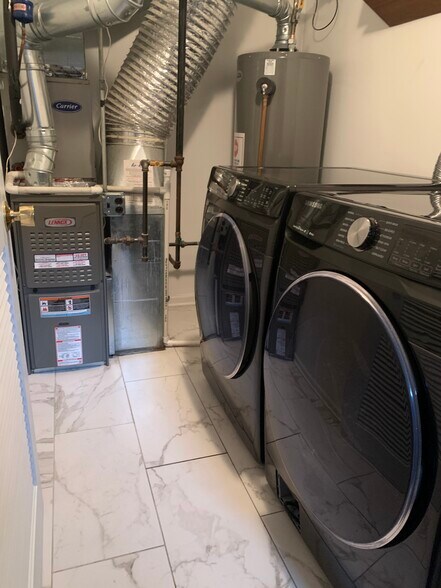 Building Photo - 606 Berry Ridge Dr