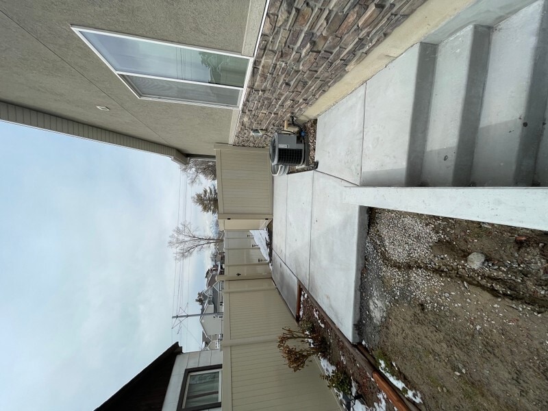 Building Photo - 8459 150 E