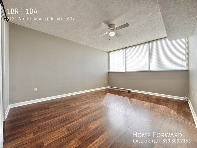 Building Photo - 2121 Nicholasville Rd