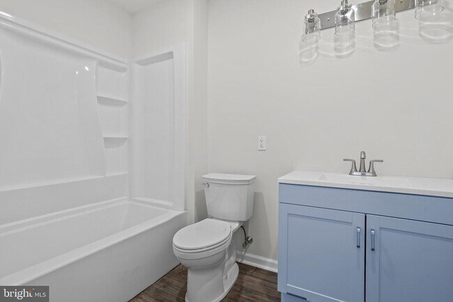 Building Photo - 819 11th Ave