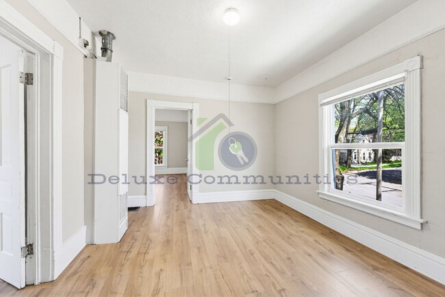 Building Photo - 934 Hovey St SW