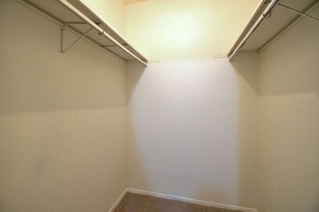 Building Photo - QuailField 9303