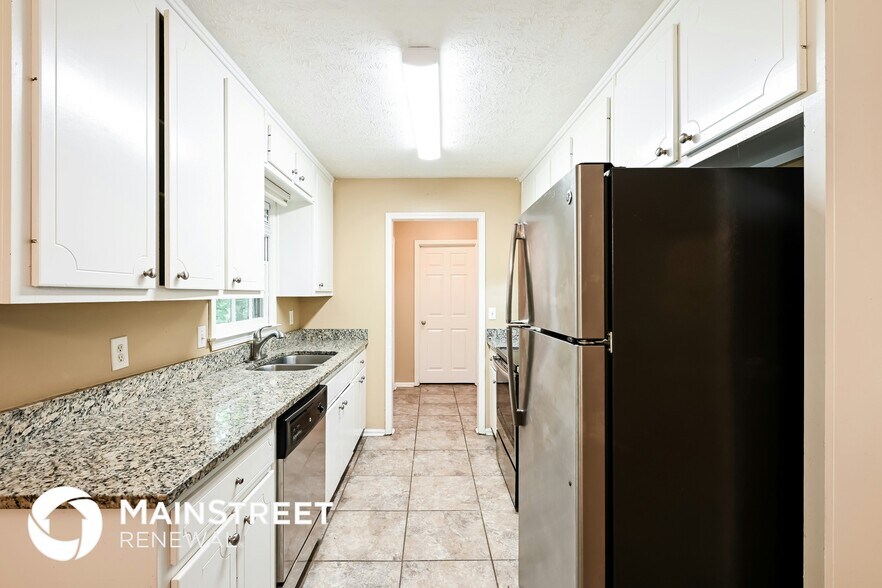 Building Photo - 3338 Mansfield Ln