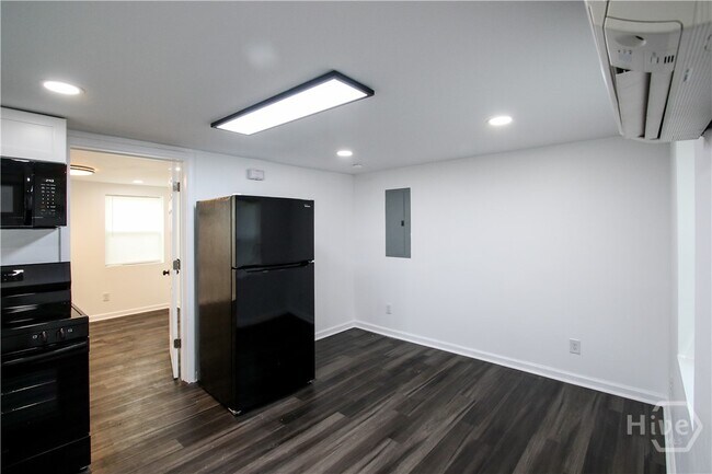 Building Photo - 1904 E 51st St