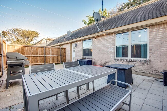 Building Photo - 14027 Brookgreen Dr