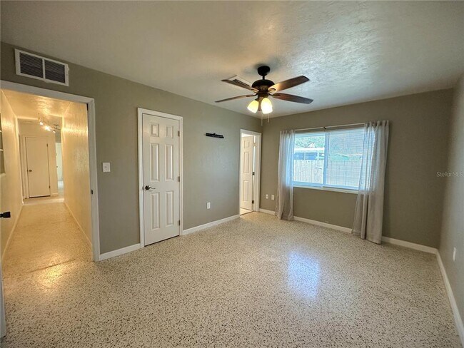 Building Photo - 2275 Hawthorne St