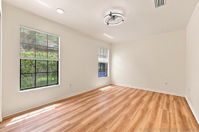 Building Photo - 10798 Cypress Bend Dr