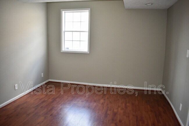Building Photo - 745 Vine St