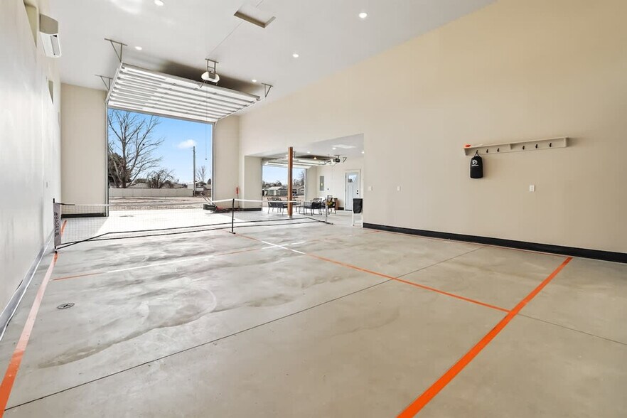 Building Photo - 303 CM Rdg Ln