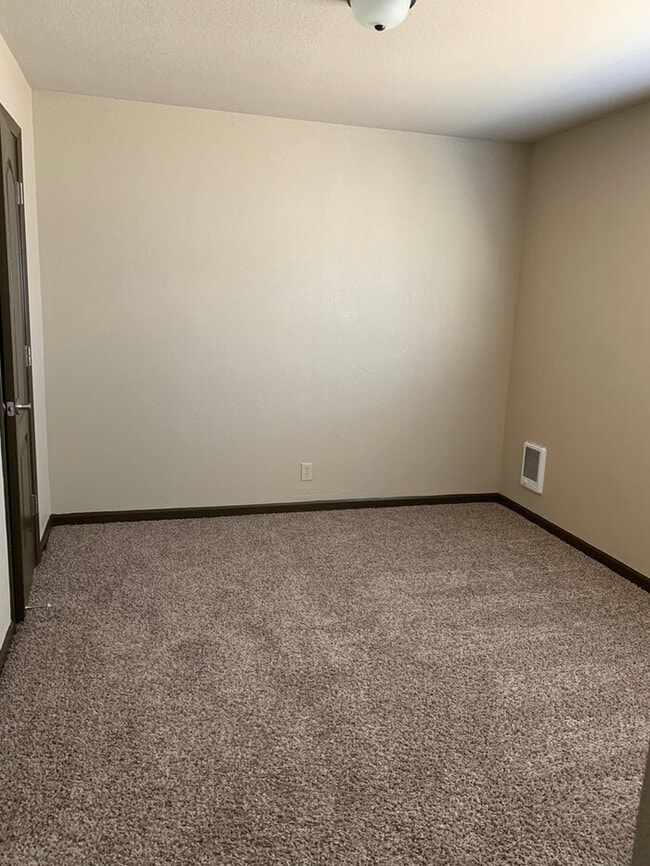 Building Photo - 1700 Locust St