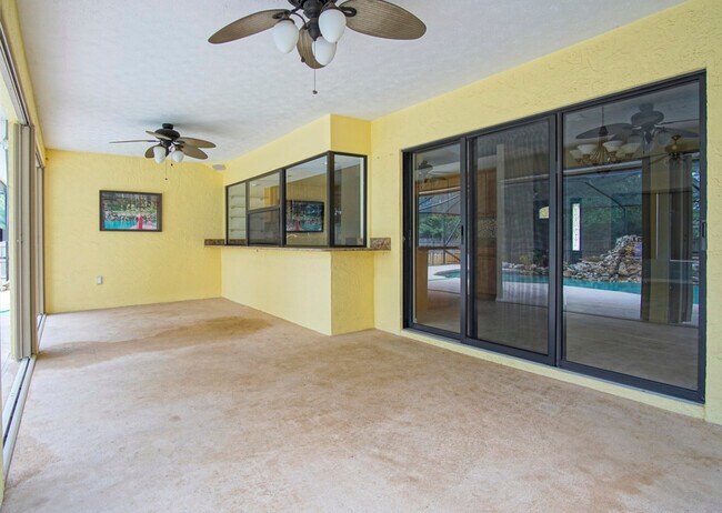 Building Photo - 1273 SW Albenga Ave