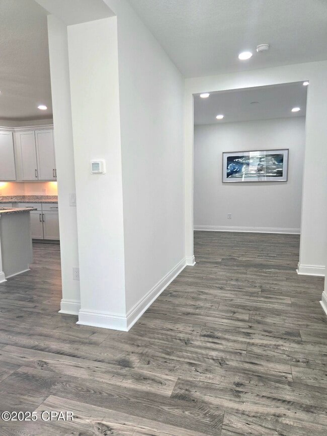 Building Photo - 8914 Parrot Pl