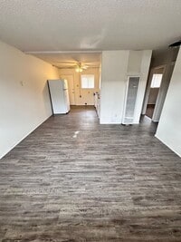 Building Photo - 3211 Morris St NE