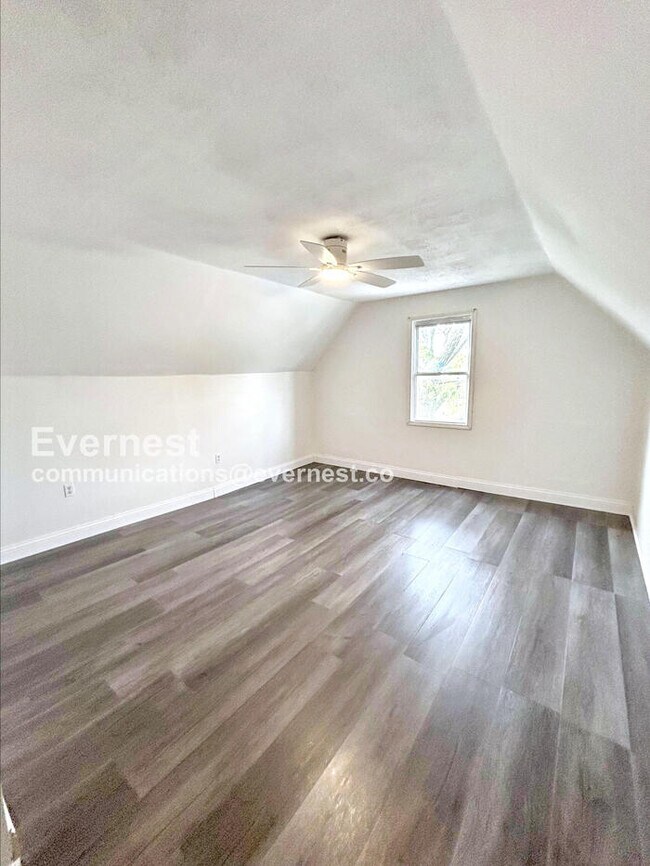 Building Photo - 1794 W 54th St