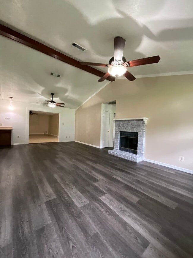 Building Photo - 106 Burnley Dr