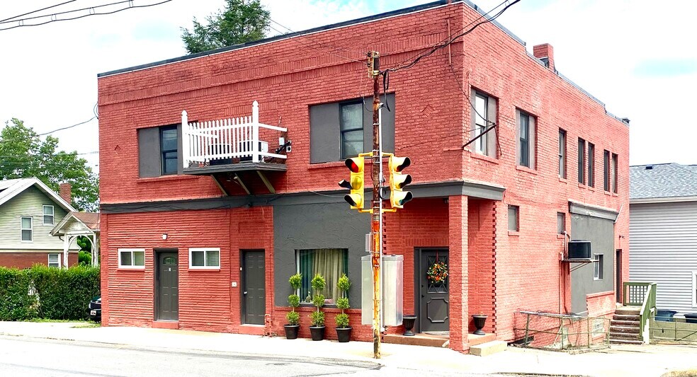 Building Photo - 1447 State Ave