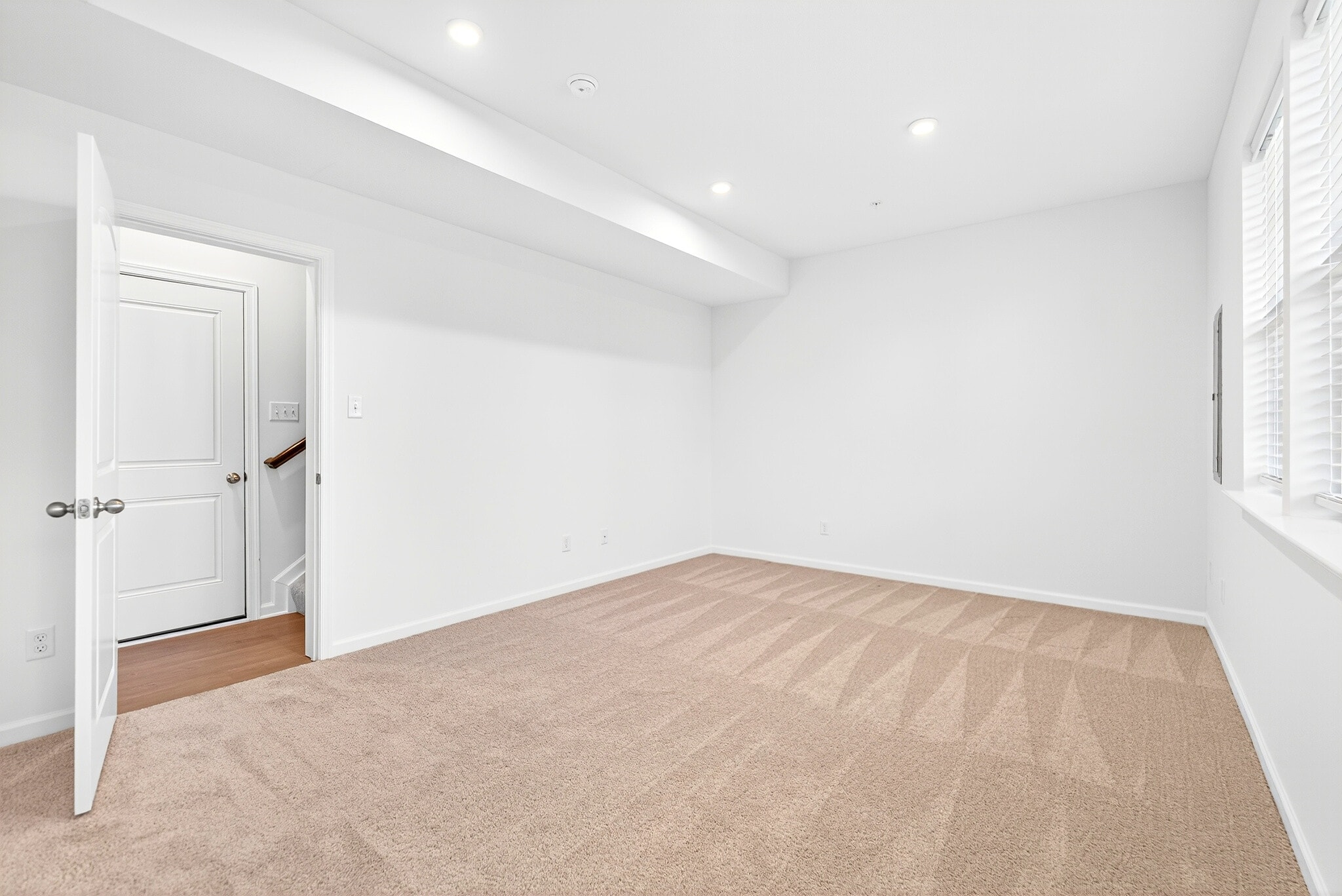 Building Photo - 600 Dana Dr