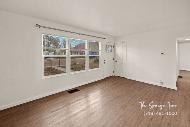Building Photo - 1216 Pando Ave