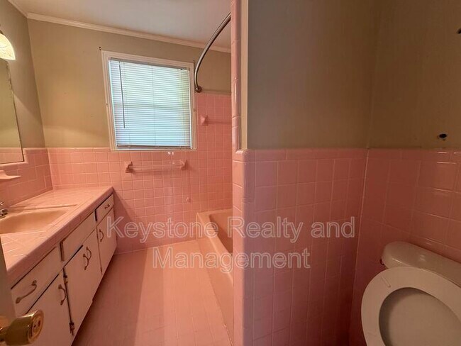 Building Photo - 1511 Cavern Court