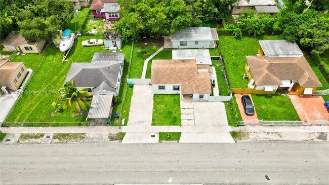 Building Photo - 1036 NW 75th St