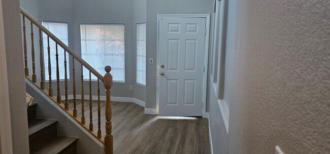 Building Photo - Beautiful and Spacious 3 bedroom home for rent