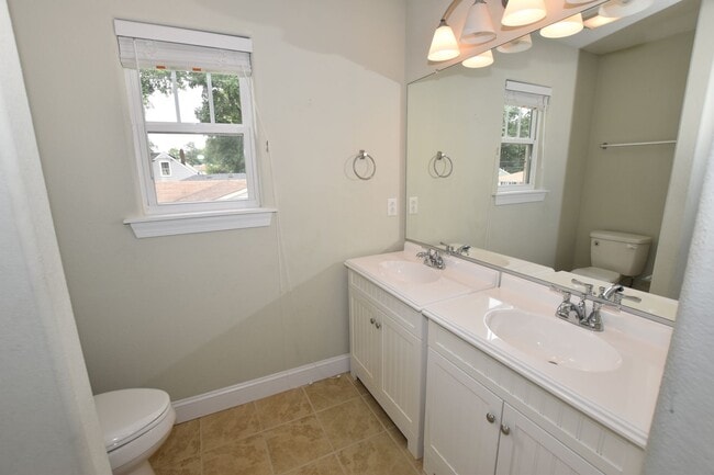 Building Photo - 4923 Krick St