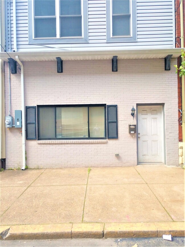 Building Photo - 2115 Wharton St