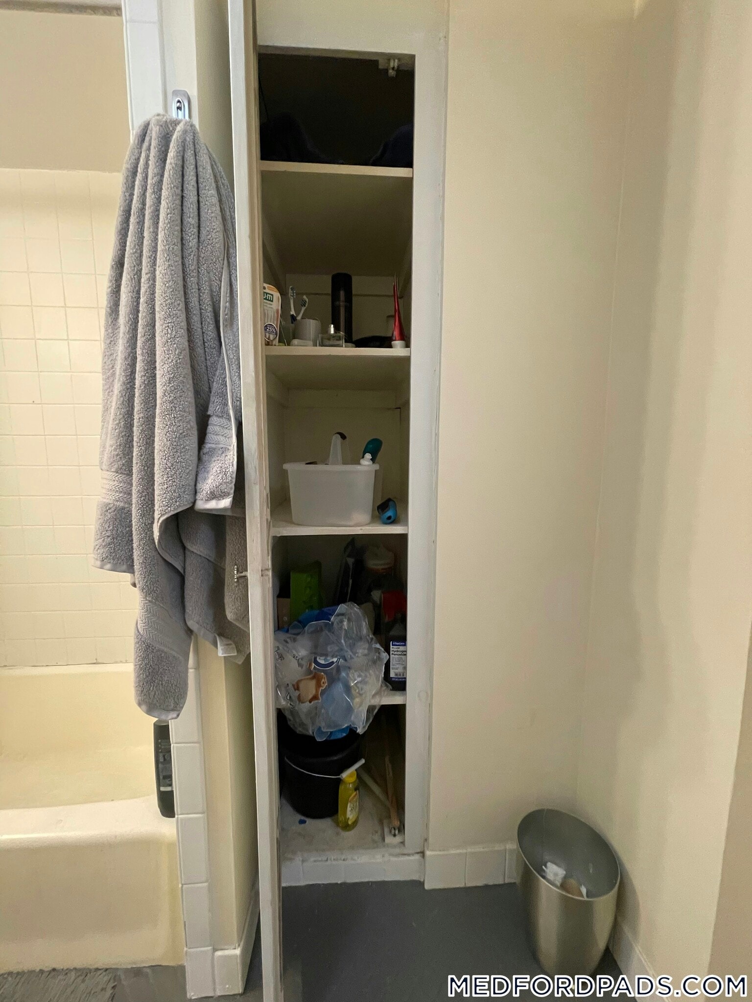 Building Photo - 354 Main St