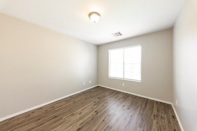 Building Photo - 1465 S 230th Dr