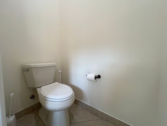 Building Photo - Luxury Living in a Gated Community – Modern 2-Bed Home with Premium Amenities!