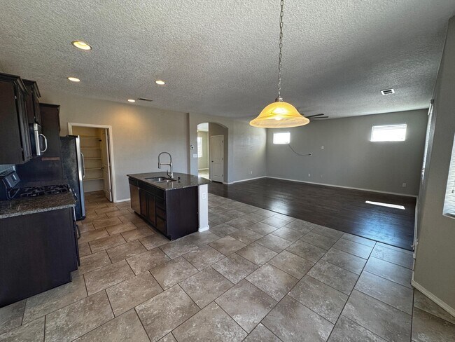 Building Photo - 8901 Eagle Hills Dr NW