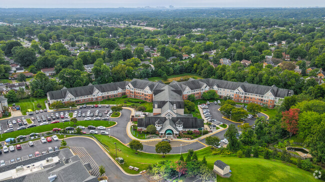 Building Photo - Cascade Village