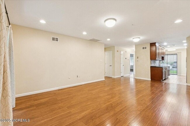 Building Photo - 70 Overlook Way