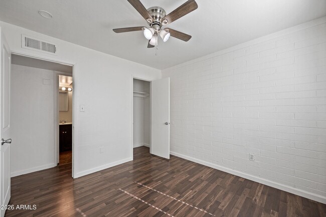 Building Photo - 4326 N 13th Pl