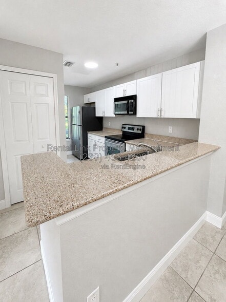 Building Photo - 4036 Crockers Lake Blvd