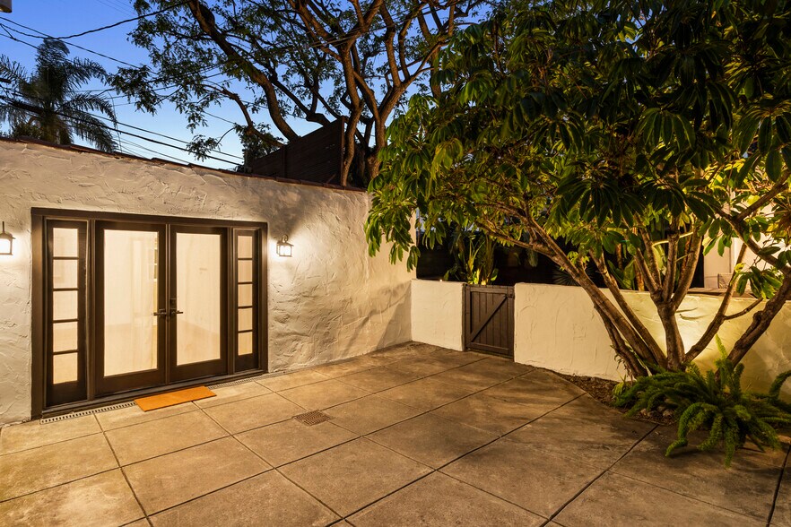 Building Photo - 1169 S Sierra Bonita Ave