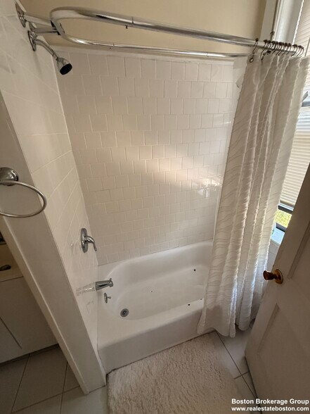 Building Photo - 39 Hemenway St