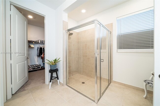 Building Photo - 4230 Rosa Dr