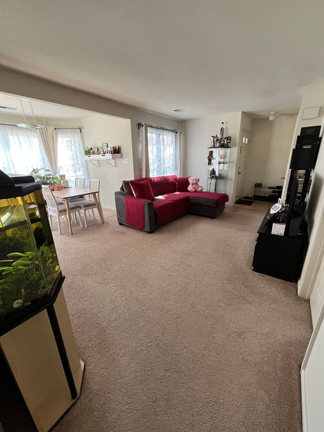 Building Photo - 2 Bed 2 Bath Condo in Council Rock School District