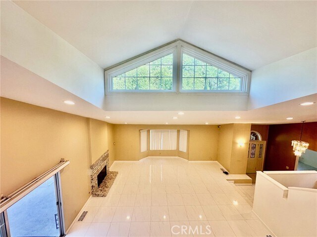 Building Photo - 2255 E Chevy Chase Dr