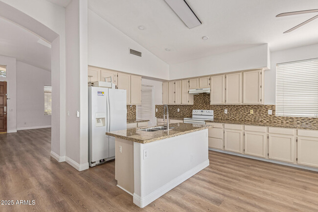 Building Photo - 15213 N 55th Way