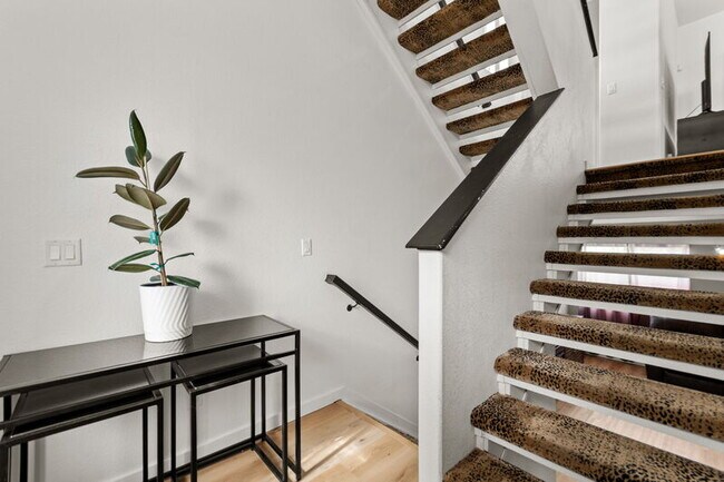 Building Photo - 5175 Andes St