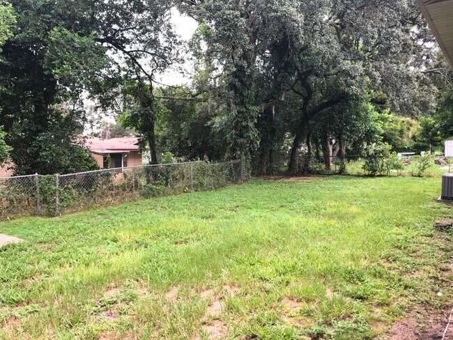 Building Photo - 6505 Ambassador Dr