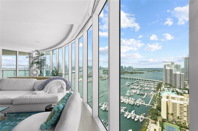 Building Photo - 1000 South Pointe Dr