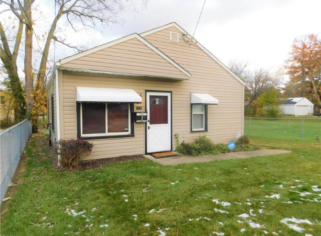 Primary Photo - 1135 Peerless Ave