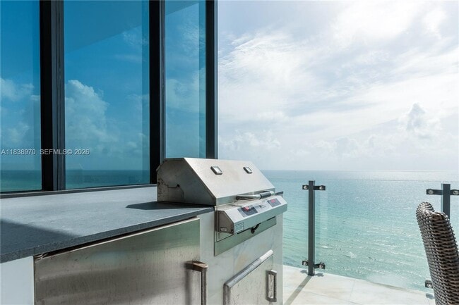 Building Photo - 17141 Collins Ave