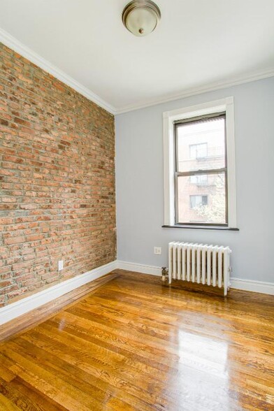 Building Photo - 230 E 32nd St