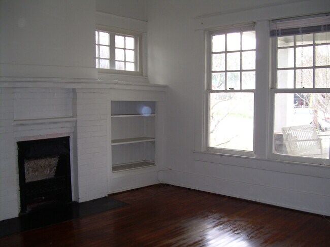 Building Photo - 5649 East Side Ave