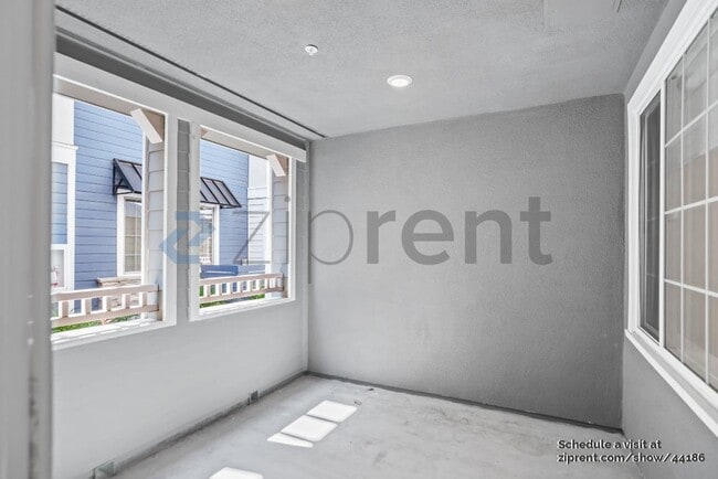 Building Photo - 37393 Salt Grass Rd