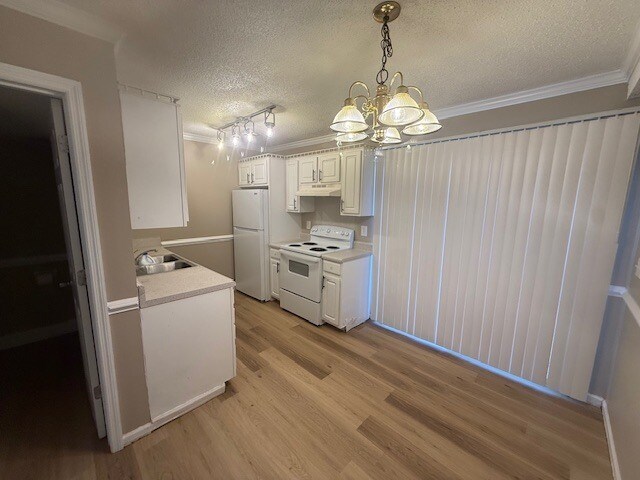 Building Photo - 114 Pinewood St